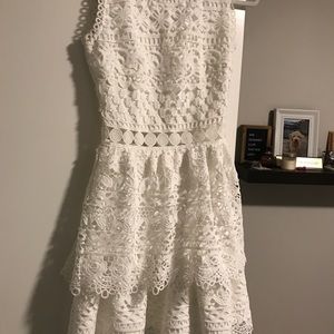 Attention all brides! Two sisters white dress